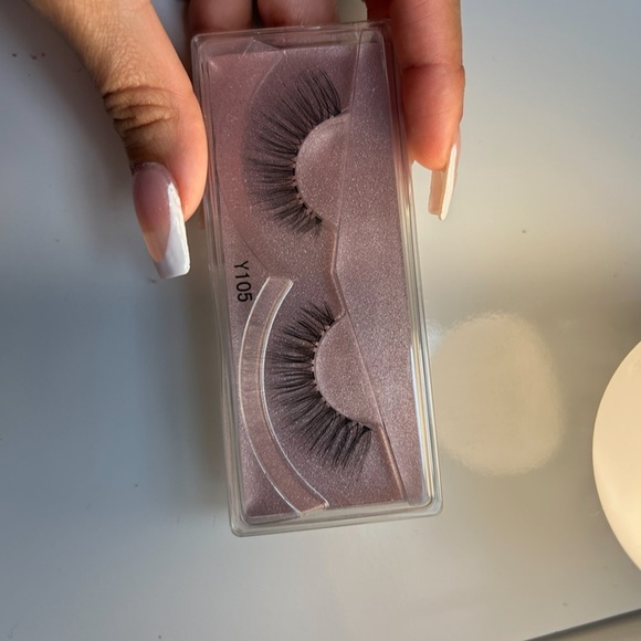 4 Pc Coquette Nails Lash and Rings - Picture 4 of 4